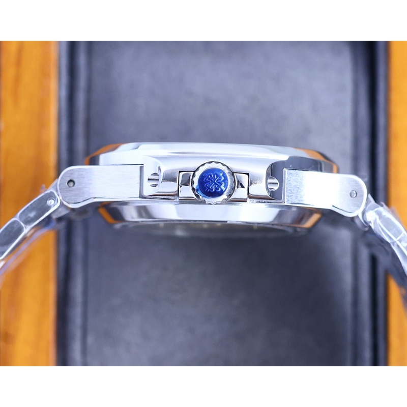 patek philippe nautilus 5711 black emerald Di*m*nds