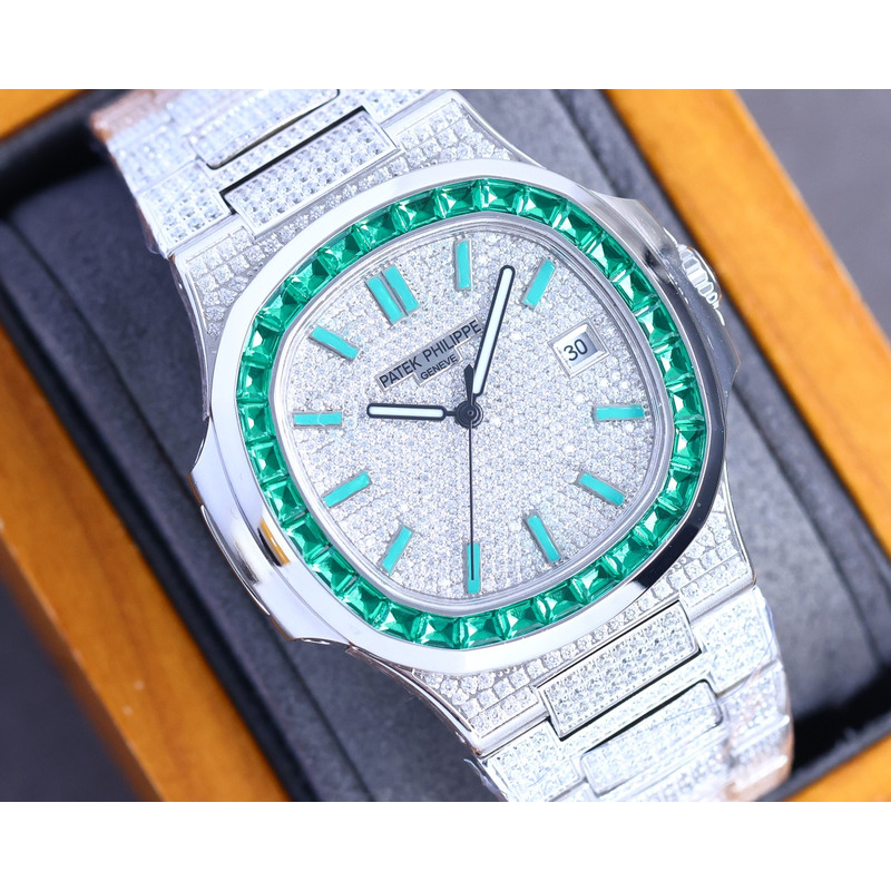 patek philippe nautilus 5711 green emerald Di*m*nds