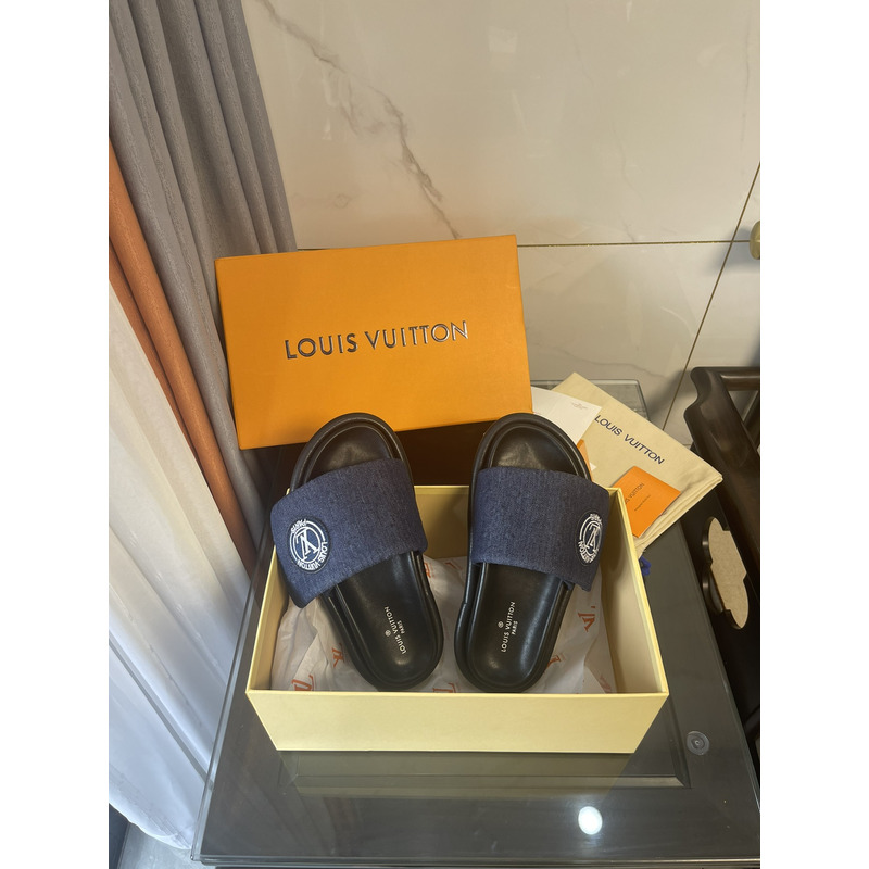 l**is V*t*n pool pillow flat comfort mules black blue