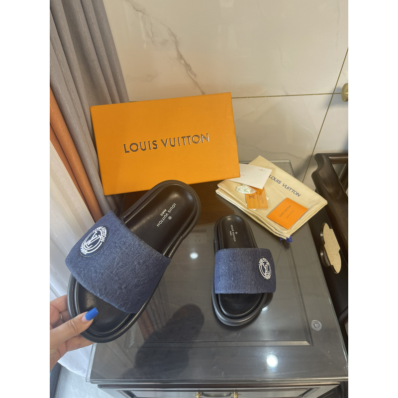 l**is V*t*n pool pillow flat comfort mules black blue