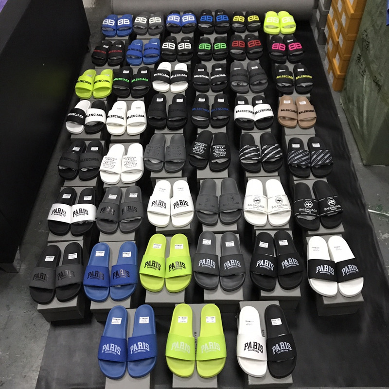 Ba*len*cia*ga paris pool slides white&black