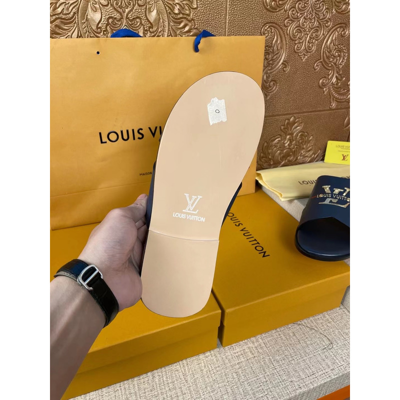 l**is V*t*n gold logo monogram mules navy