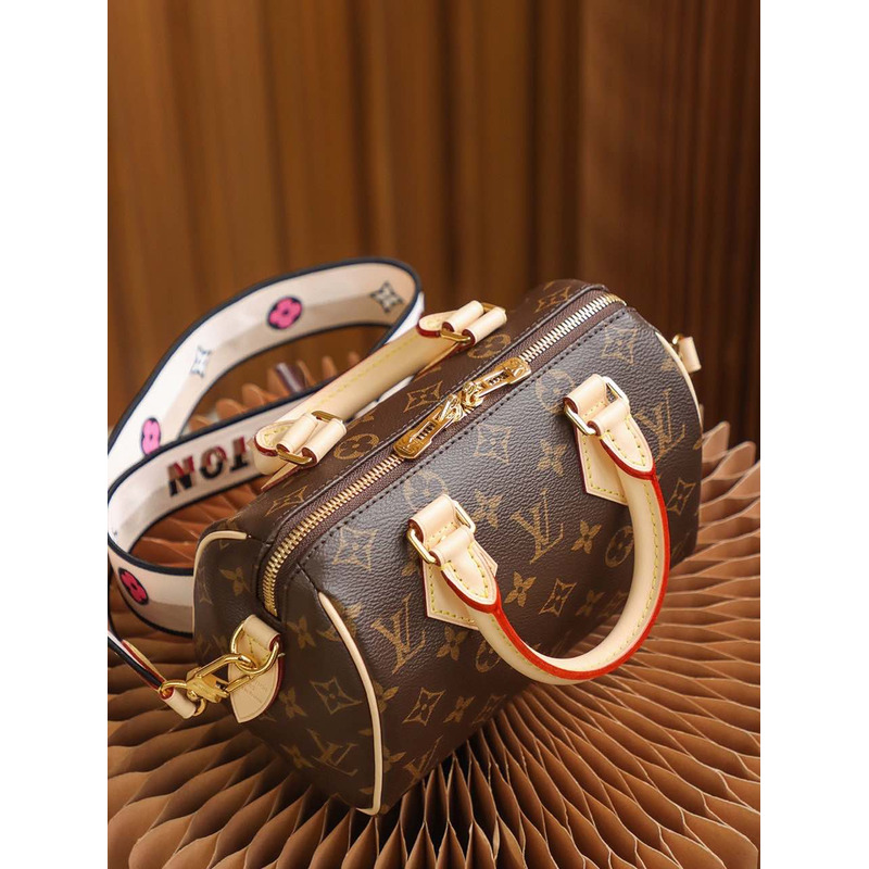 l**is V*t*n speedy handbag