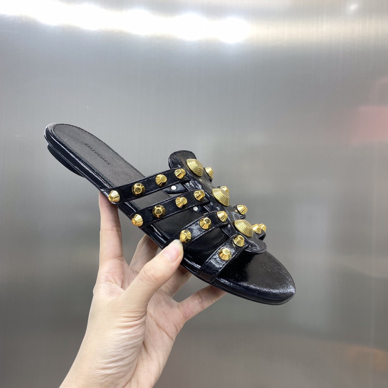 Ba*len*cia*ga giant studded leather black