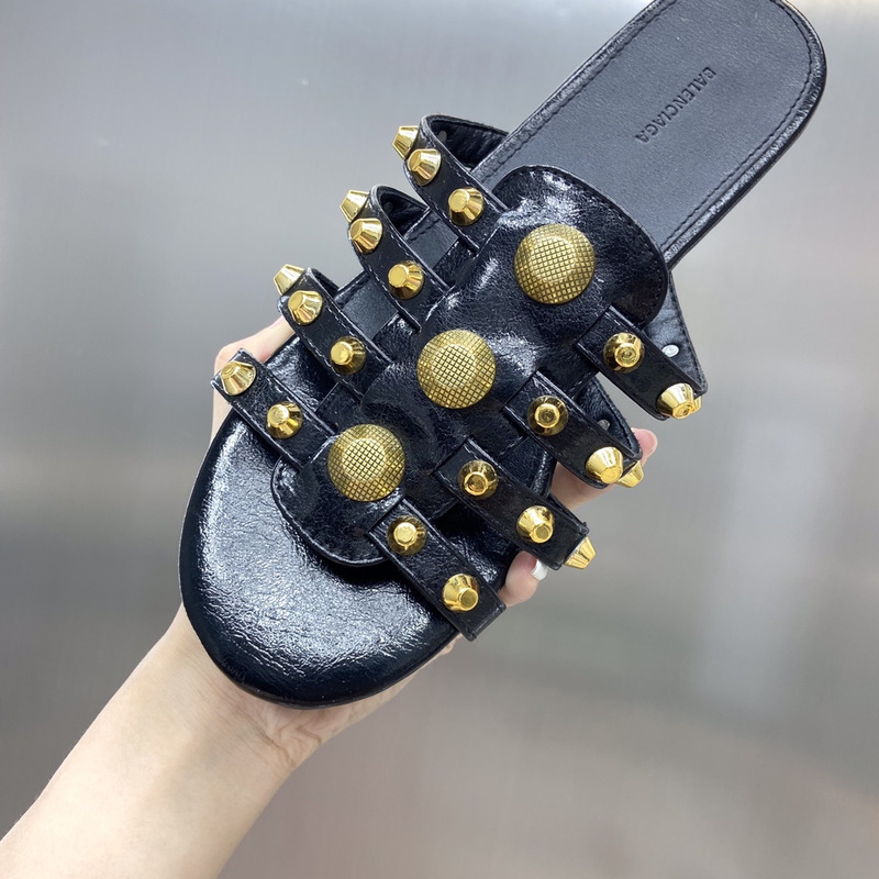 Ba*len*cia*ga giant studded leather black