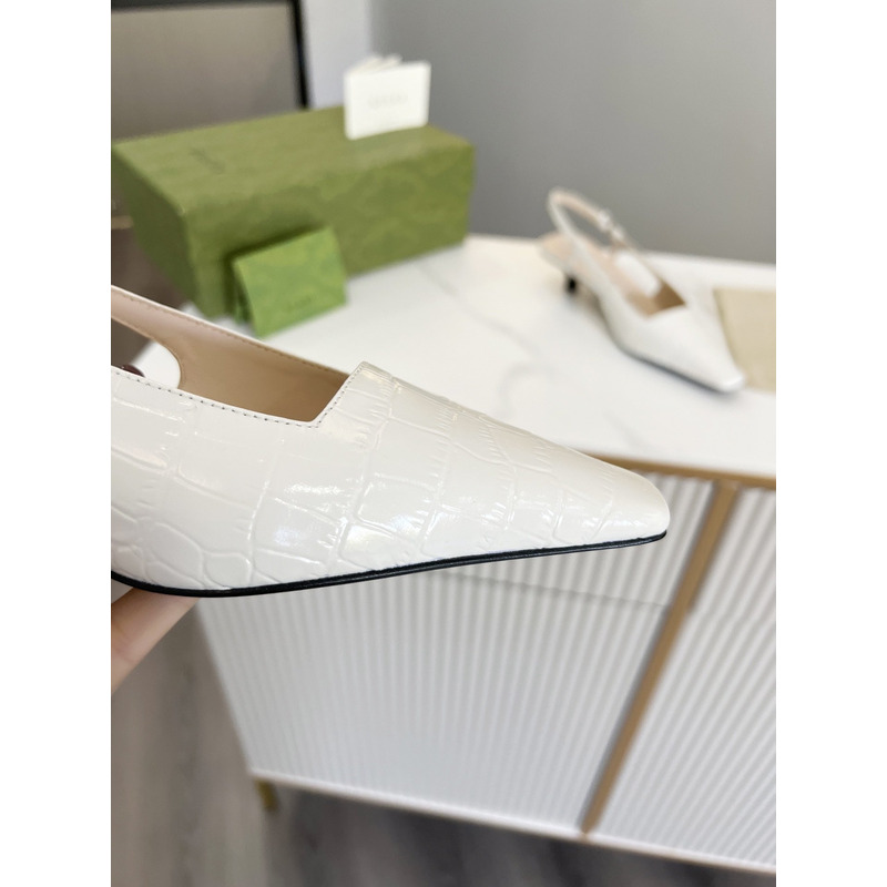 G*u*i crocodile leather low heel lace-up pumps white