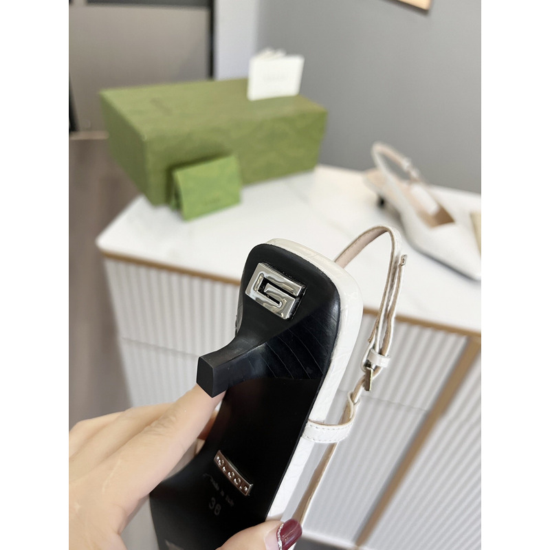 G*u*i crocodile leather low heel lace-up pumps white