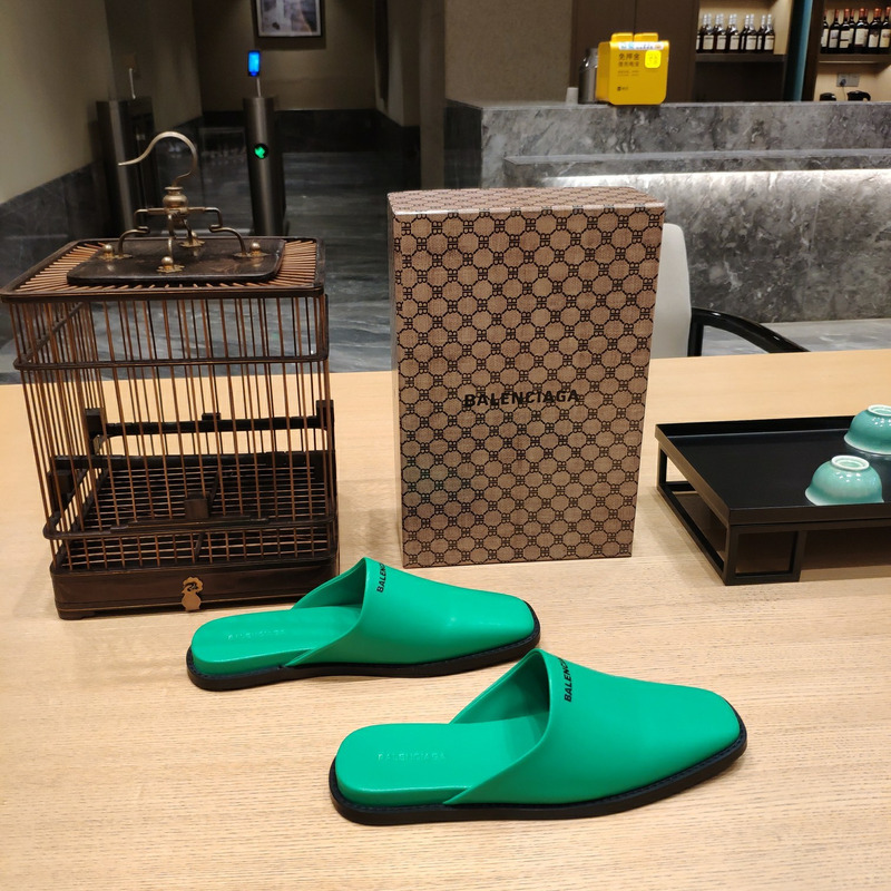 Ba*len*cia*ga cosy logo-print leather mules green