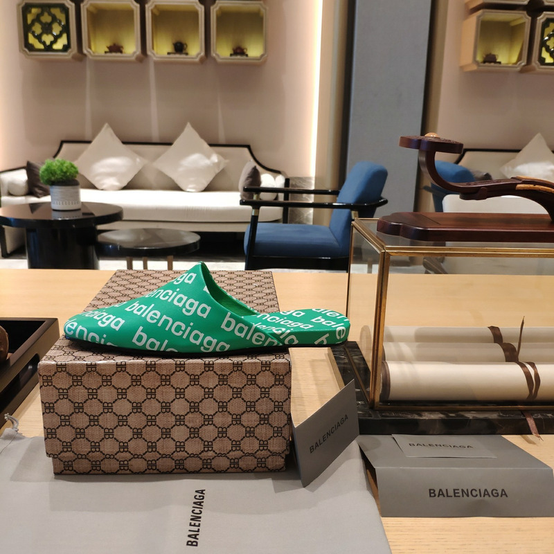 Ba*len*cia*ga all logo print slides green