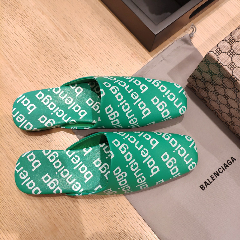 Ba*len*cia*ga all logo print slides green