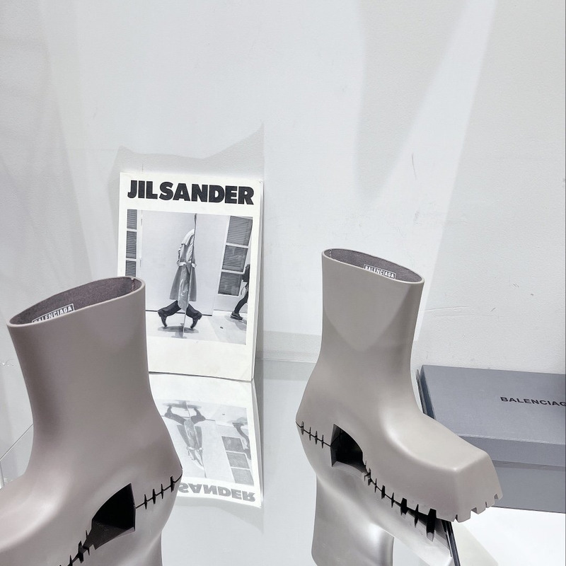 Ba*len*cia*ga trooper rubber boots grey