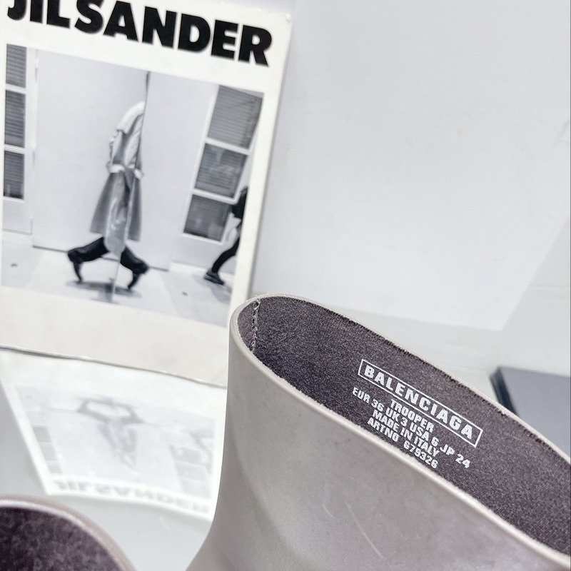 Ba*len*cia*ga trooper rubber boots grey