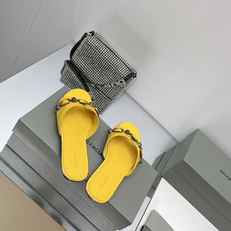 Ba*len*cia*ga cagole sheepskin sandals yellow