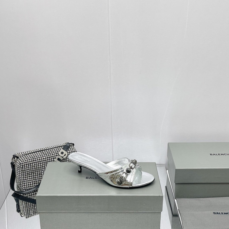 Ba*len*cia*ga cagole sheepskin sandals  silver