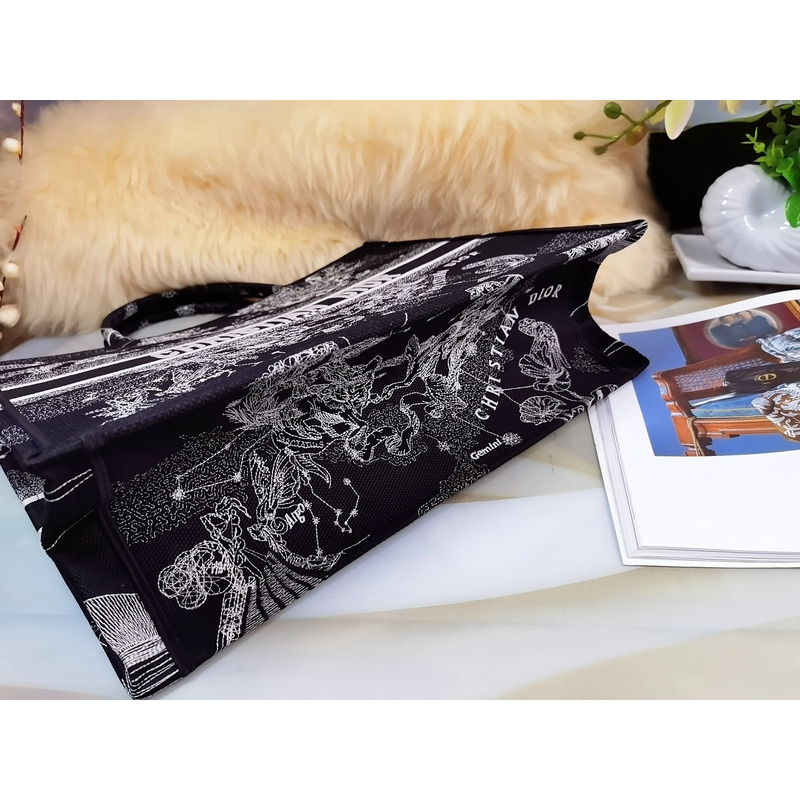 D*or constellation embroidered tote bag black