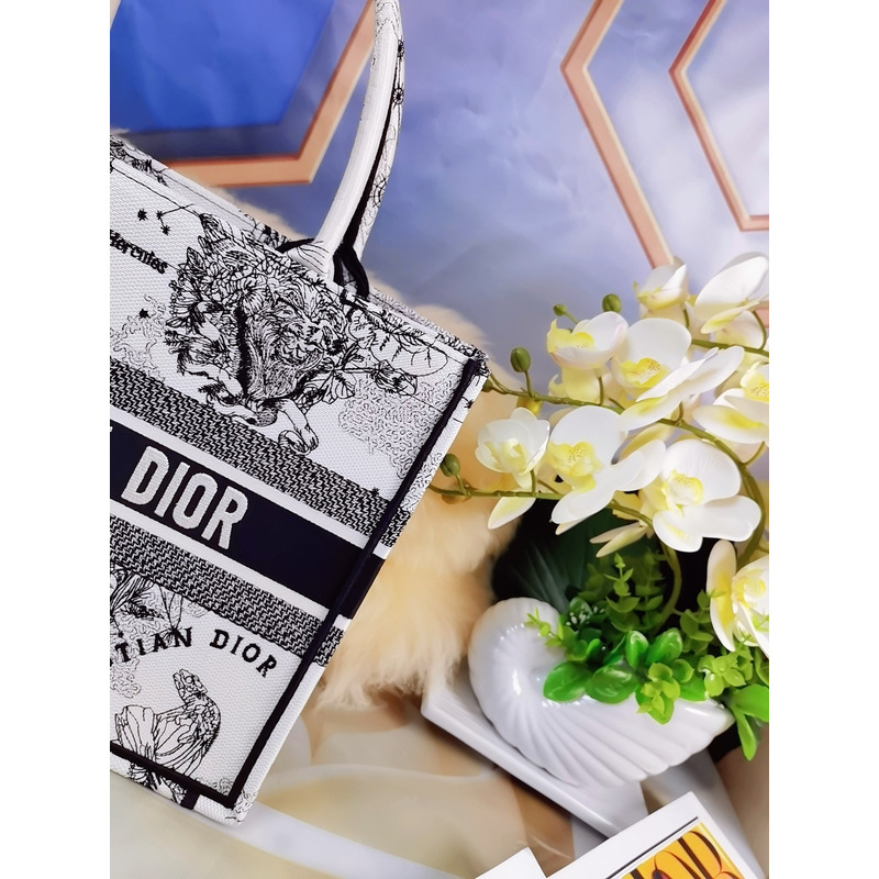 D*or constellation embroidered tote bag white