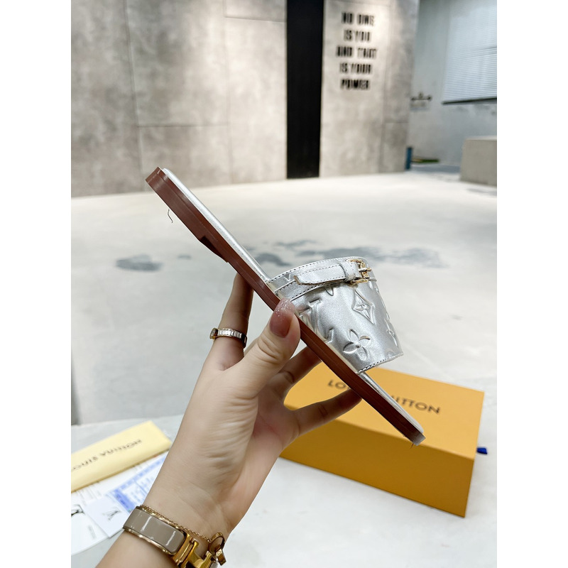 l**is V*t*n flat mules silver