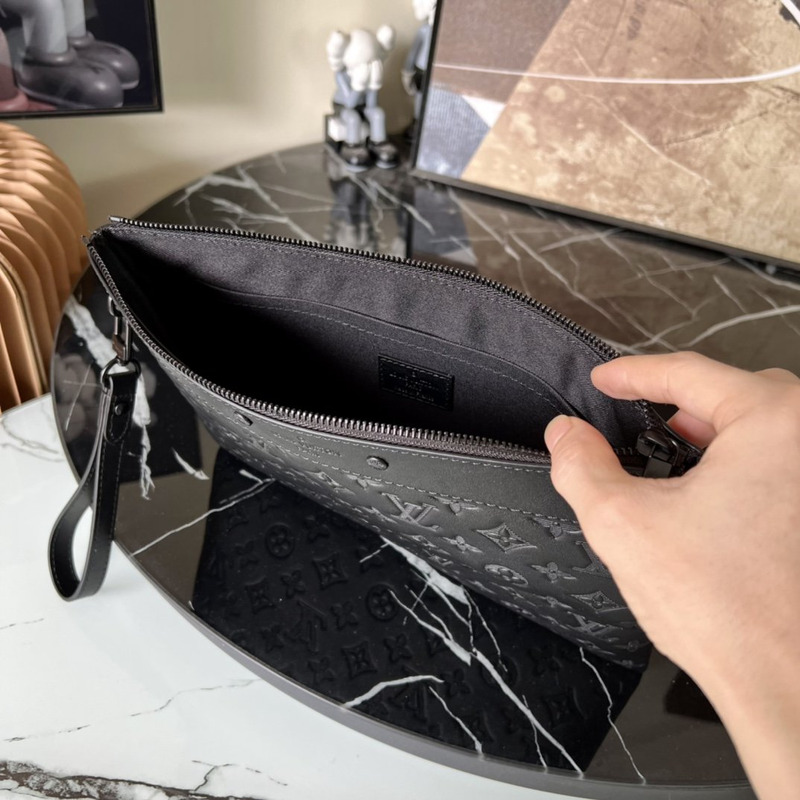 LV Pochette To-Go M8M81570