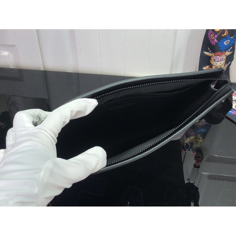 LV Standing Bag M81310