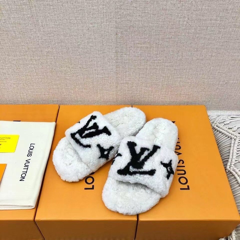 LV Magnetic Slippers White