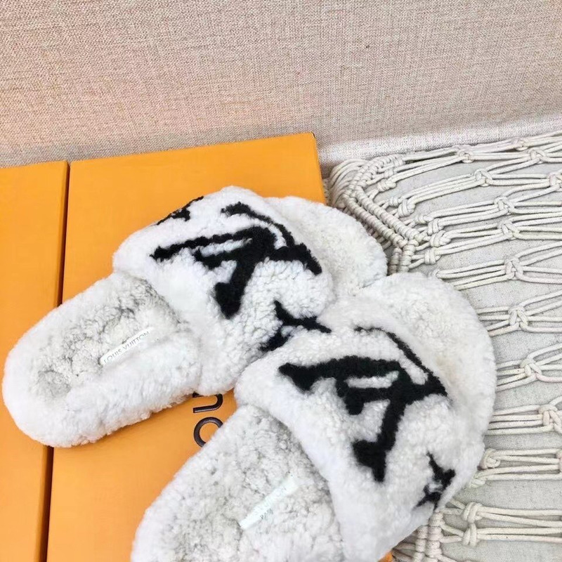 LV Magnetic Slippers White