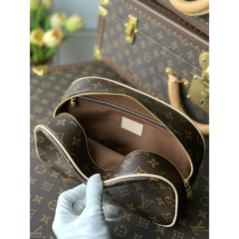 l**is V*t*n monogram toiletry bag 25