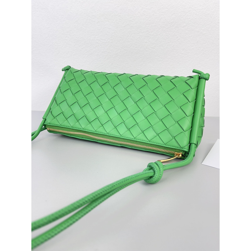 Bo*te*ga ve*ne*ta intreccio nappa mini shoulder bag in bright green