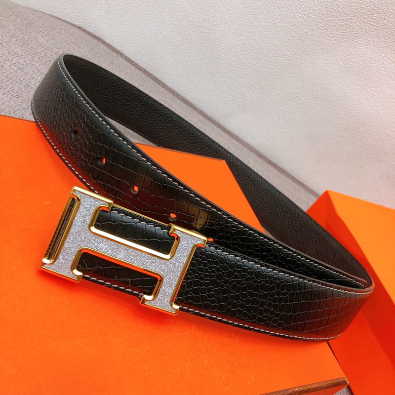 H**mes h logo with gold edge belt