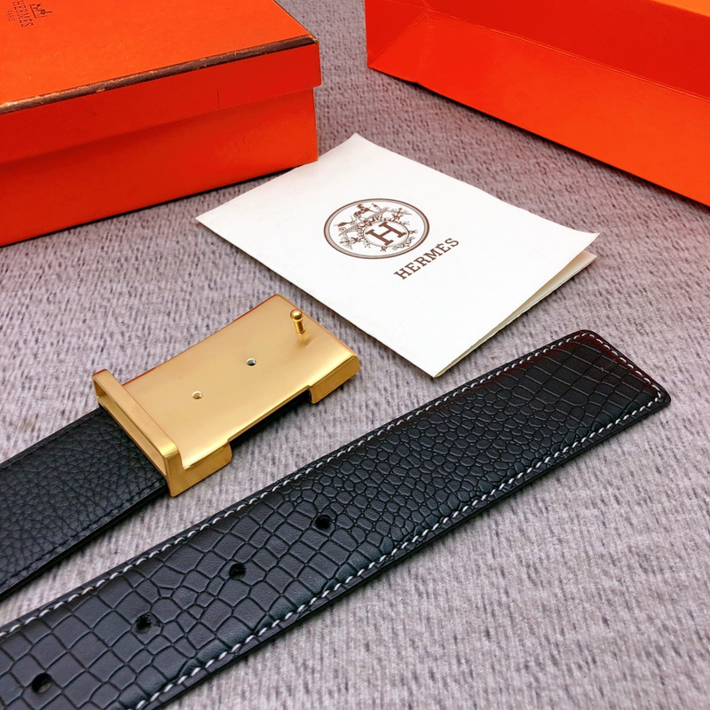 H**mes h logo with gold edge belt