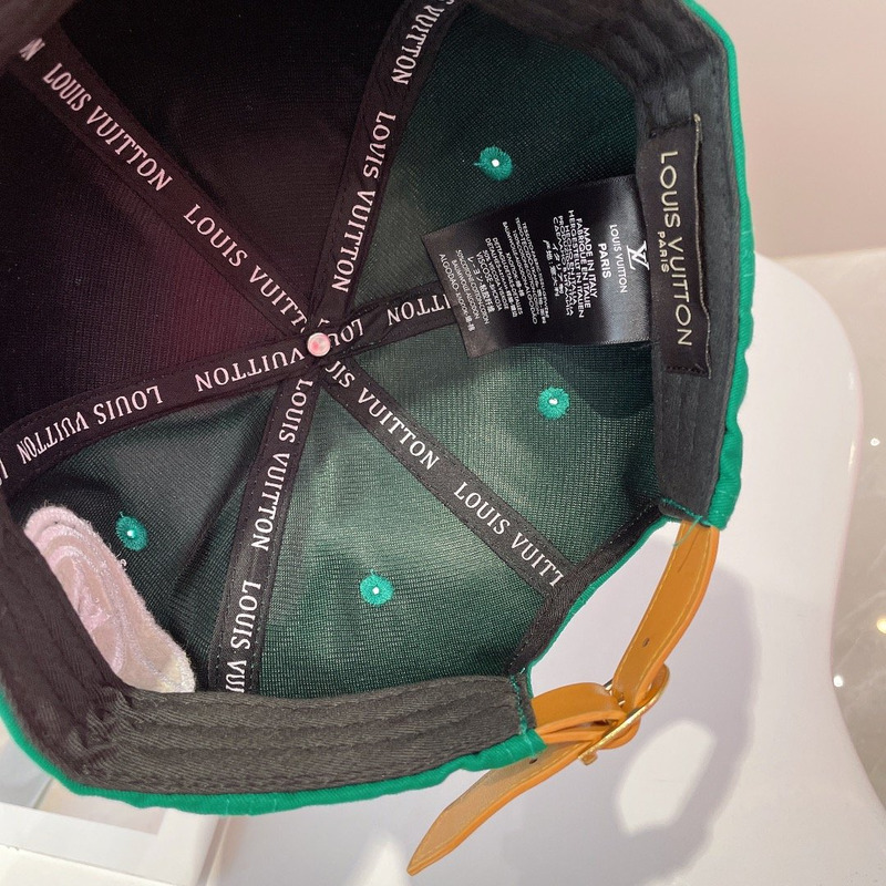 l**is V*t*n monogram print hat red green