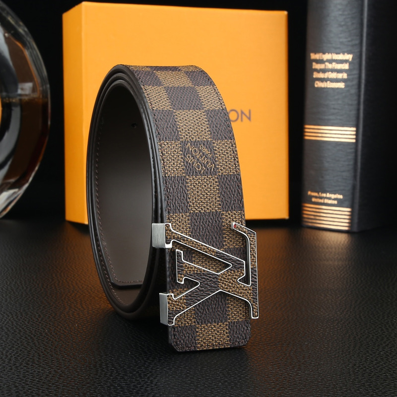 l**is V*t*n reversible brown