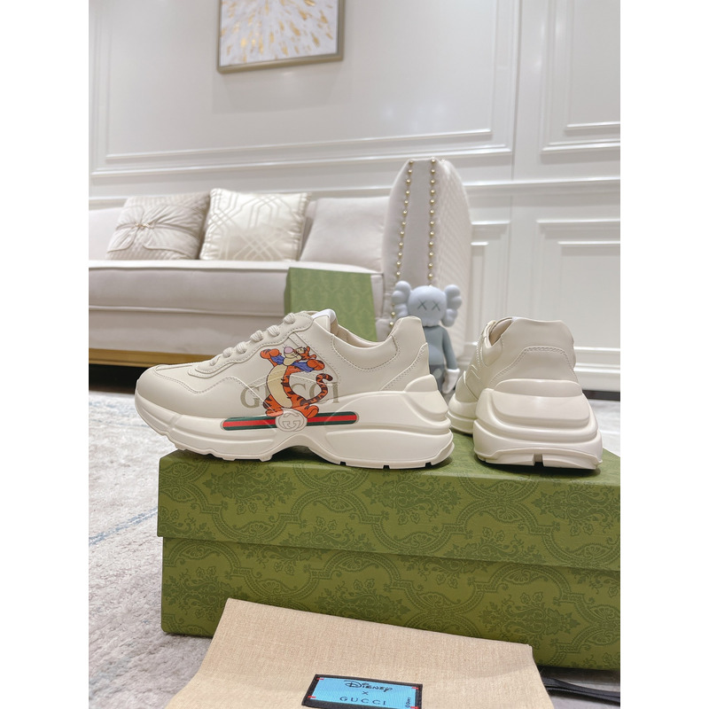 G*u*i tigger print sneaker white