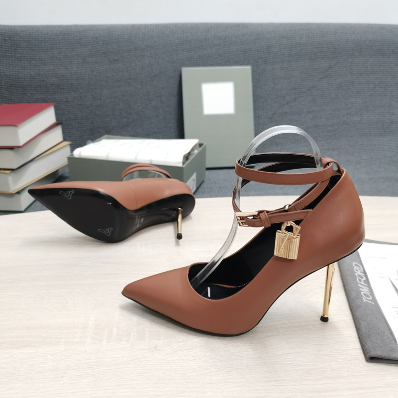 Tom Ford Padlock leather pumps in Brown