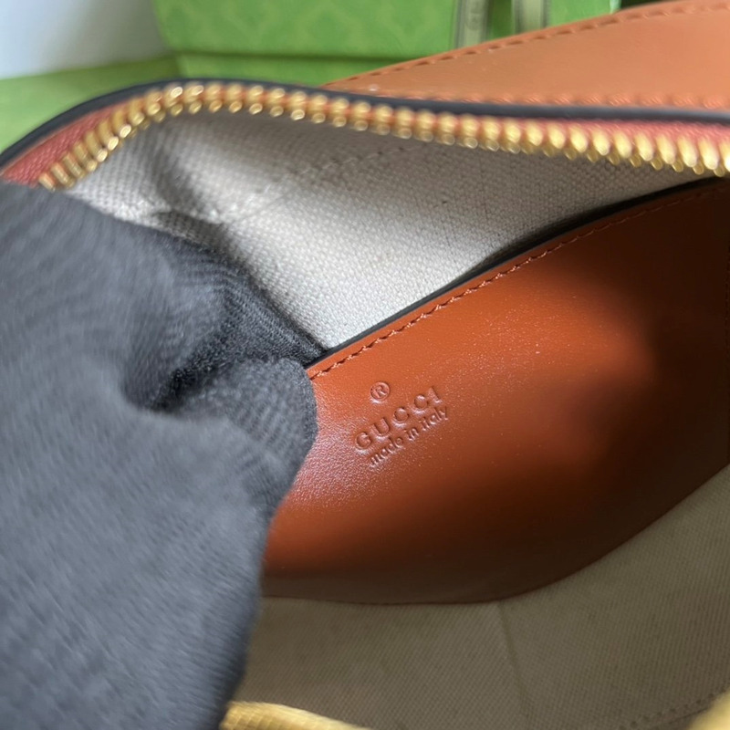 G*u*i matelassé leather shoulder bag brown leather