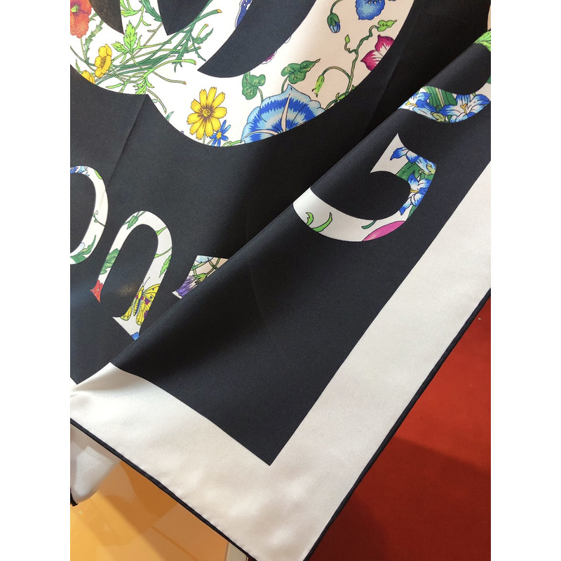 G*u*i flora G*u*i vintage logo print silk shawl