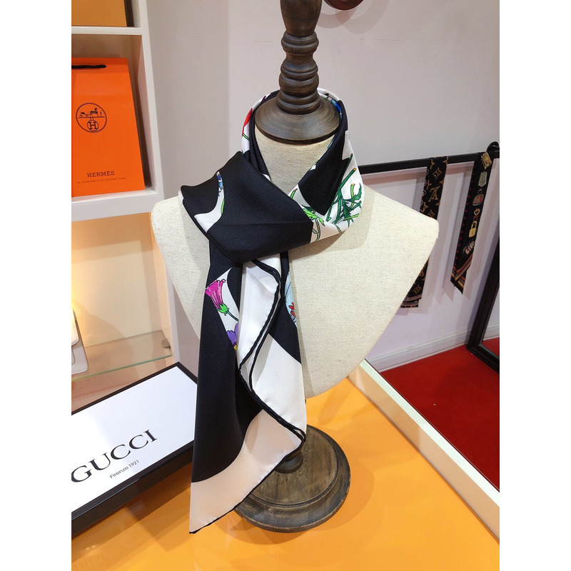 G*u*i flora G*u*i vintage logo print silk shawl