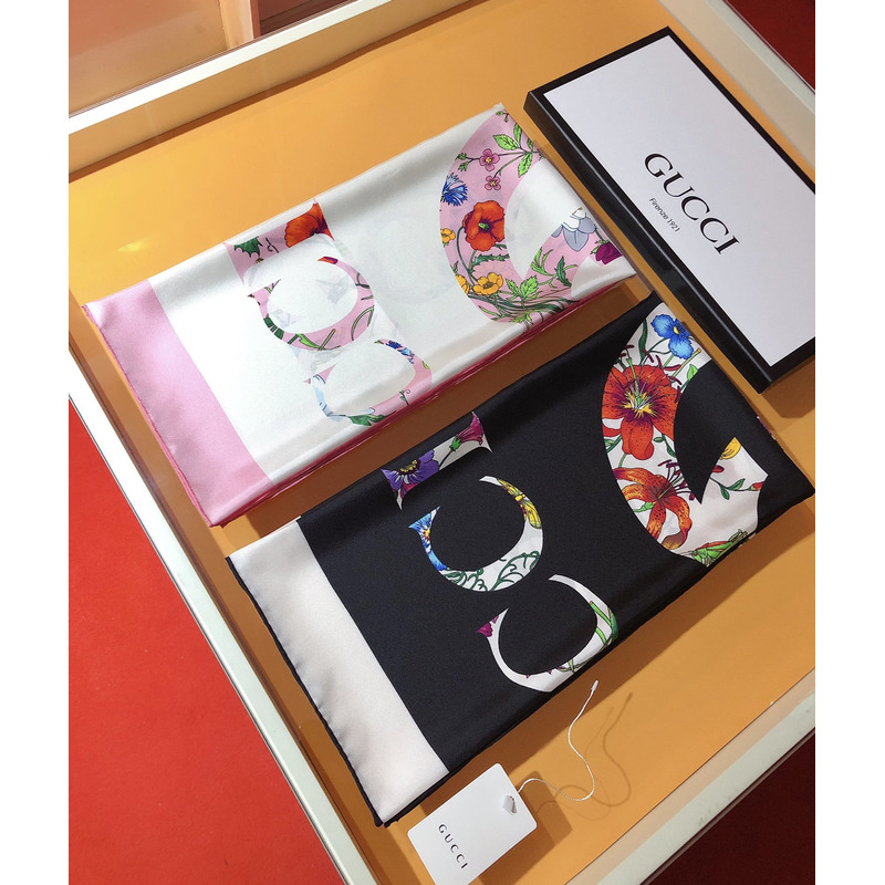 G*u*i flora G*u*i vintage logo print silk shawl