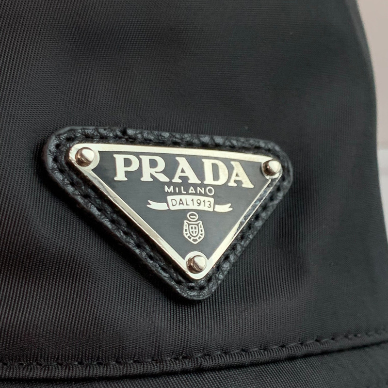Pra*a re-nylon bucket hat black