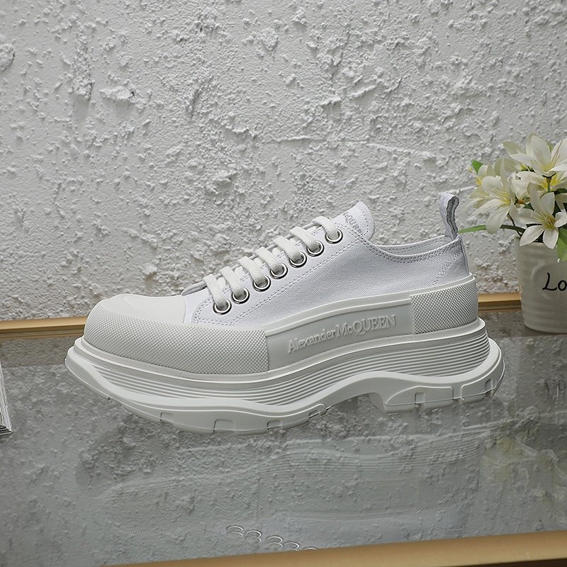 Alexander Mcqueen Tread Slick Sneakers White