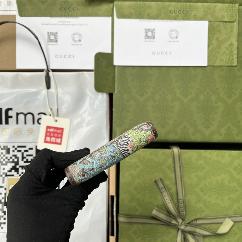 G*u*i 22 tiger print wallet