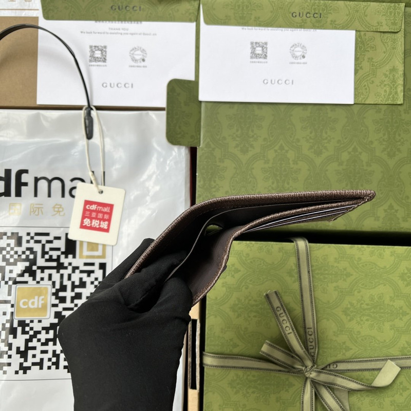 G*u*i 22 tiger print wallet