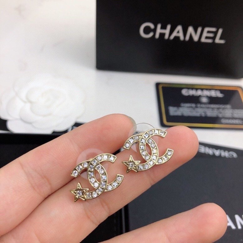 Ch*el 22s Ch*el  star earring