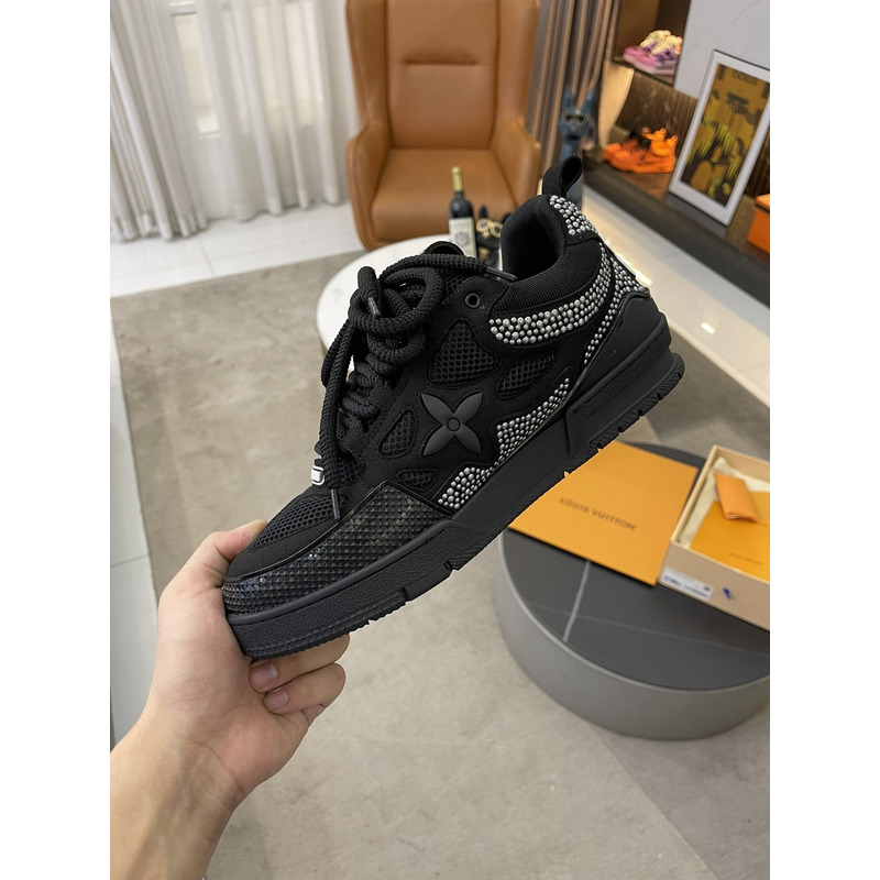 l**is V*t*n skate ss23 black