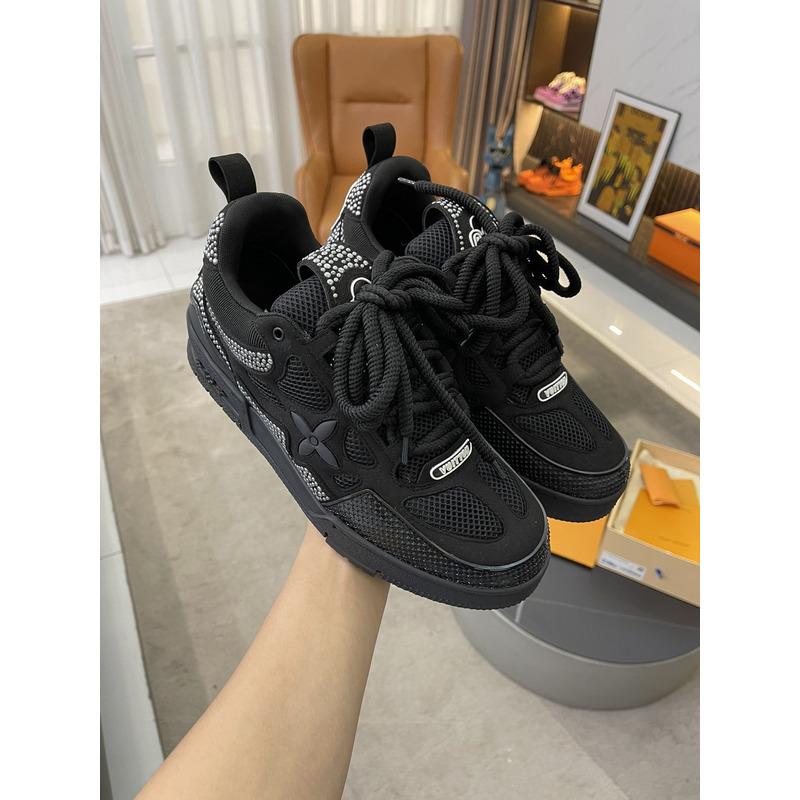 l**is V*t*n skate ss23 black