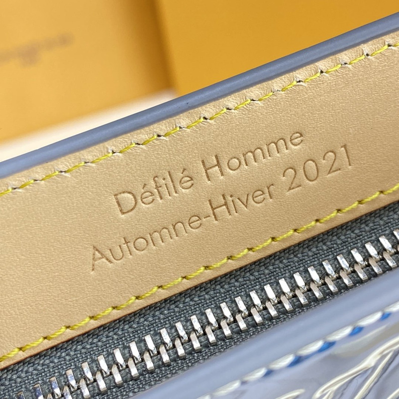 l**is V*t*n trunk pouch monogram mirror coated canvas