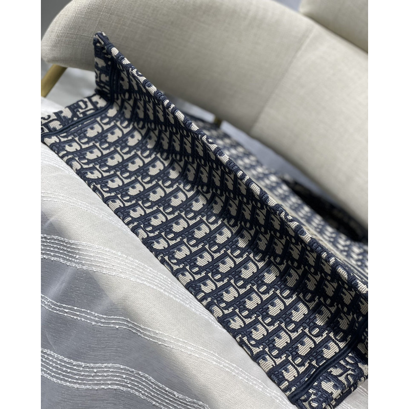 D*or large book tote oblique embroidery dark blue