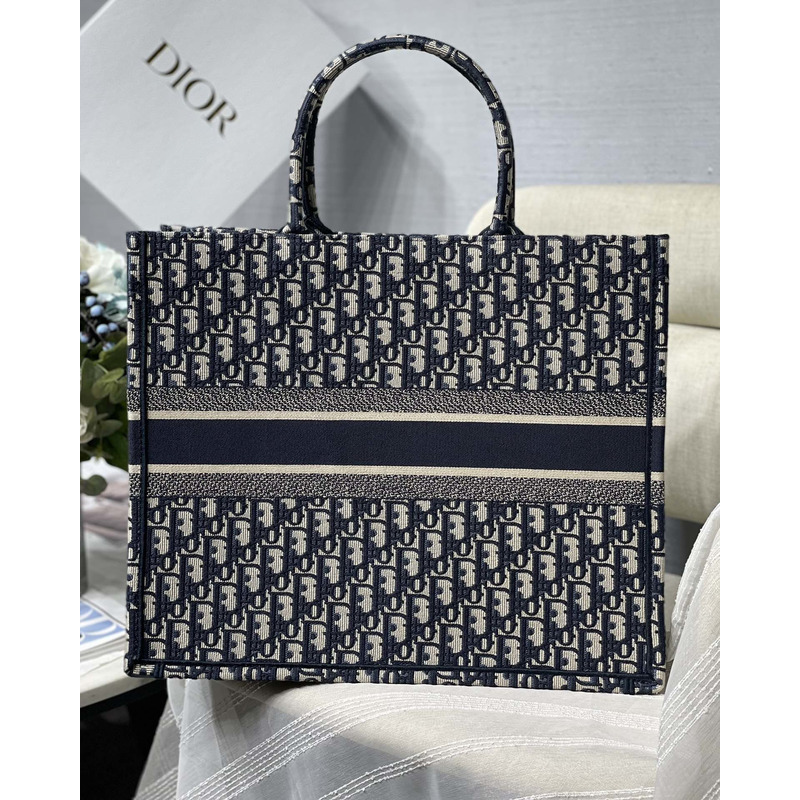 D*or large book tote oblique embroidery dark blue
