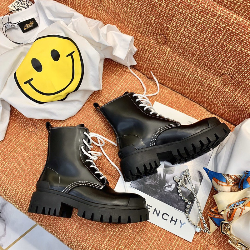 Ba*len*cia*ga wmns strike lace-up martin boots black/white