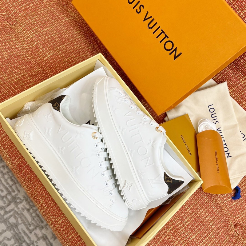 l**is V*t*n time out sneakers white