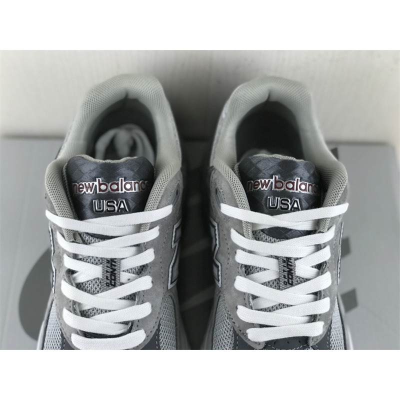 New Balance M 990 GJ 3 Grey Sneaker